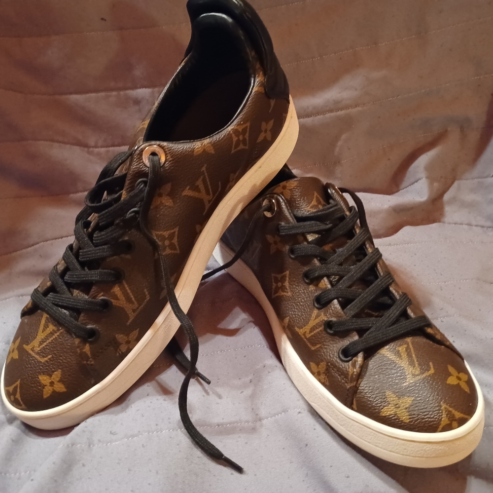 Size 6.5 men's Louis Vuitton LUXEMBOURG SNEAKER